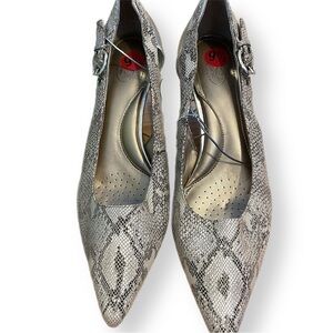 Joan & David Circa snake skin embossed gold metallic heels buckle 9.5